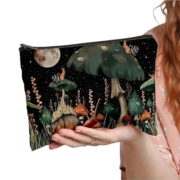 MAGICAL MUSHROOM COSMETICS BAG - Picture 3 of 3